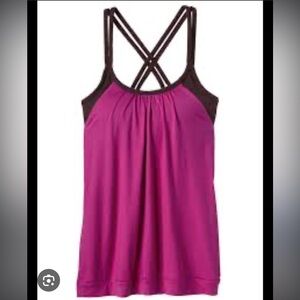 Athleta Hidden Agenda tank top sports bra shirt in Berry Crush/Black Currant